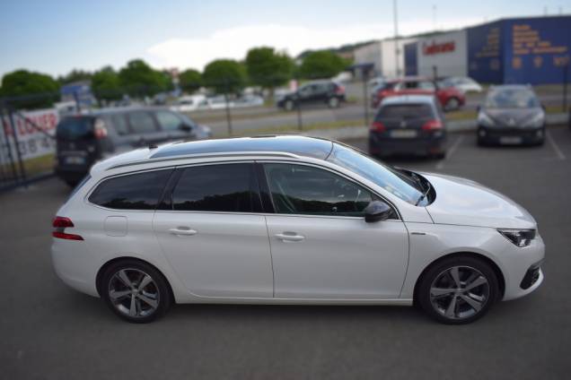 PEUGEOT 308 SW 2.0 HDI 150 CV ALLURE BUSINESS / 1ère MAIN / TOIT PANORAMIQUE/ CROCHET D'ATTELAGE 10