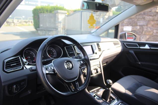 VOLKSWAGEN GOLF SPORTSVAN 1.6 TDI 110 CV BVM5  / KIT DE DISTRIBUTION FAIT 7