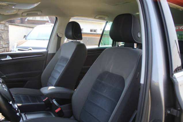 VOLKSWAGEN GOLF SPORTSVAN 1.6 TDI 110 CV BVM5  / KIT DE DISTRIBUTION FAIT 9