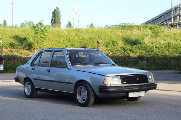 RENAULT 18 GTL BERLINE 1.6i 80 CV BVM5 / MOTEUR A CHAINE / ORIGINE FRANCE 5