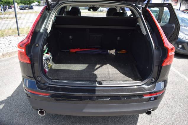 VOLVO XC 60 T8 BUSINESS EXECUTIVE 4X4 TWIN ENGINE HYBRID 2.0  390 CV / GEARTRONIC 8 / 1ere MAIN / ATTELAGE 21