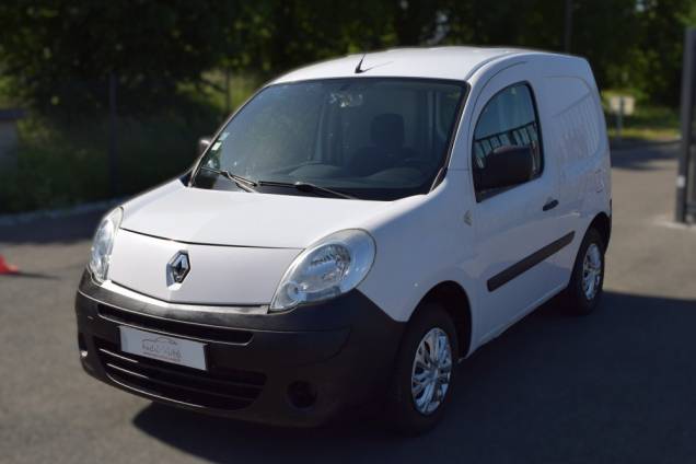 RENAULT KANGOO FOURGON COMPACT 1.5 DCI 70 CV / CROCHET D'ATTELAGE 1
