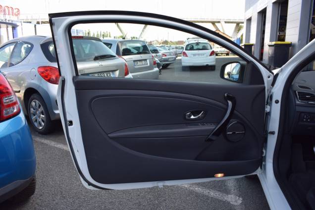 RENAULT MEGANE 3 COUPE EDITION ULTIMATE 1.6 DCI 130 CV / 1ere MAIN / SUIVI COMPLET 16