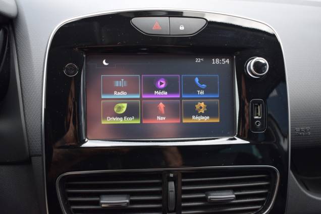 RENAULT CLIO IV INTENS 120 CV BOITE AUTOMATIQUE EDC6 / 16950 KMS / ATTELAGE 15
