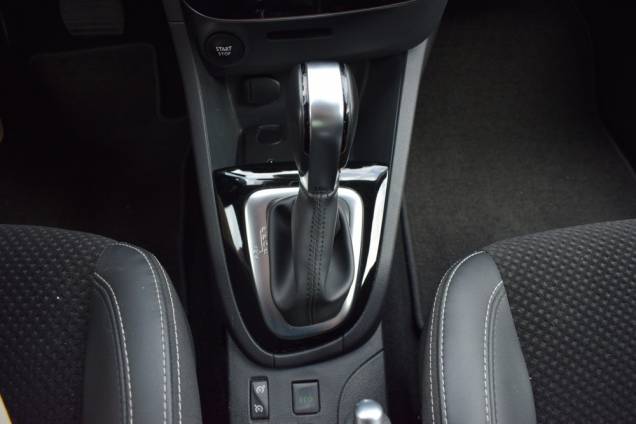 RENAULT CLIO IV INTENS 120 CV BOITE AUTOMATIQUE EDC6 / 16950 KMS / ATTELAGE 18
