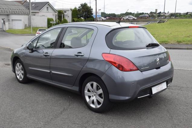 PEUGEOT 308 PREMIUM 1.6 HDI 110 CV BVM 3 PEUGEOT 308 PREMIUM 1.6 HDI 110 CV BVM 3