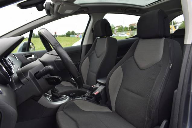 PEUGEOT 308 PREMIUM 1.6 HDI 110 CV BVM 9 PEUGEOT 308 PREMIUM 1.6 HDI 110 CV BVM 9