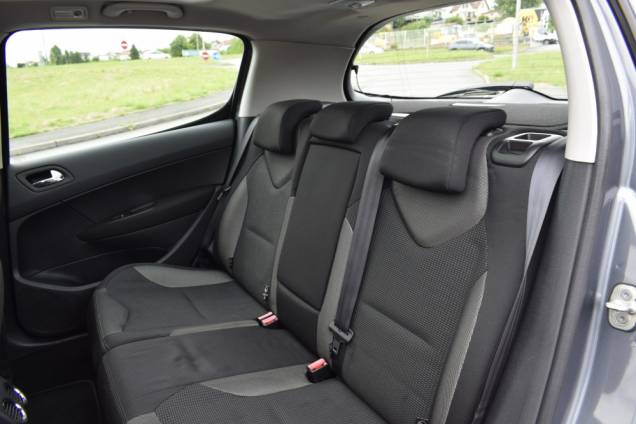 PEUGEOT 308 PREMIUM 1.6 HDI 110 CV BVM 10 PEUGEOT 308 PREMIUM 1.6 HDI 110 CV BVM 10