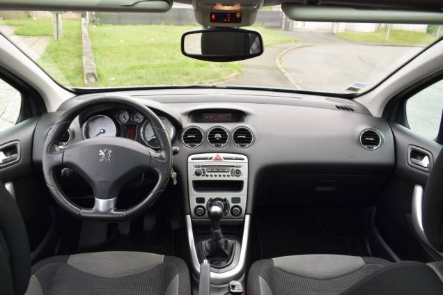 PEUGEOT 308 PREMIUM 1.6 HDI 110 CV BVM 11 PEUGEOT 308 PREMIUM 1.6 HDI 110 CV BVM 11