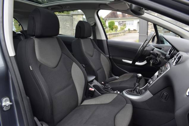 PEUGEOT 308 PREMIUM 1.6 HDI 110 CV BVM 14 PEUGEOT 308 PREMIUM 1.6 HDI 110 CV BVM 14