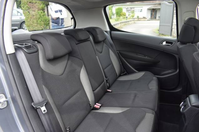 PEUGEOT 308 PREMIUM 1.6 HDI 110 CV BVM 15 PEUGEOT 308 PREMIUM 1.6 HDI 110 CV BVM 15