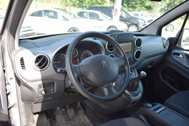 PEUGEOT PARTNER TEPEE EDITION STYLE 110 CV / 1ere MAIN / 55950 KMS / ATTELAGE 10