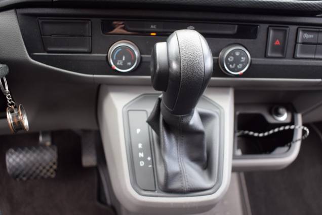 VOLKSWAGEN TRANSPORTER T6 L1 FOURGON COURT DSG7 2.0 TDI 150 CV / 1ere MAIN / ORIGINE FRANCE / ATTELAGE 17