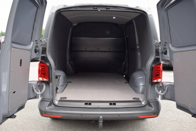 VOLKSWAGEN TRANSPORTER T6 L1 FOURGON COURT DSG7 2.0 TDI 150 CV / 1ere MAIN / ORIGINE FRANCE / ATTELAGE 23
