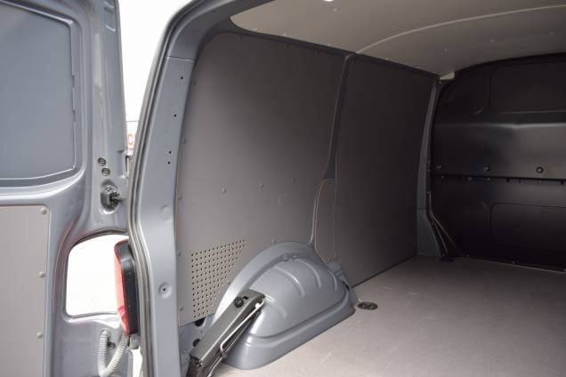 VOLKSWAGEN TRANSPORTER T6 L1 FOURGON COURT DSG7 2.0 TDI 150 CV / 1ere MAIN / ORIGINE FRANCE / ATTELAGE 25