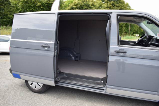VOLKSWAGEN TRANSPORTER T6 L1 FOURGON COURT DSG7 2.0 TDI 150 CV / 1ere MAIN / ORIGINE FRANCE / ATTELAGE 27
