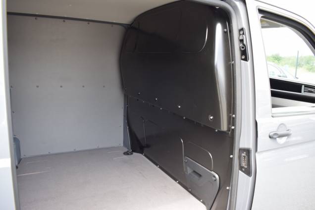 VOLKSWAGEN TRANSPORTER T6 L1 FOURGON COURT DSG7 2.0 TDI 150 CV / 1ere MAIN / ORIGINE FRANCE / ATTELAGE 29