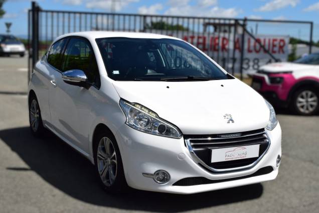 PEUGEOT 208 ALLURE 1.6 HDI 92 CV 2