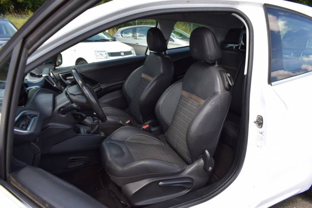 PEUGEOT 208 ALLURE 1.6 HDI 92 CV 11