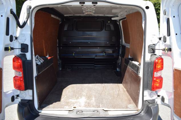 CITROEN JUMPY FOURGON BUSINESS EDITION 1.6 HDI 95 CV / 81500 KMS 11 CITROEN JUMPY FOURGON BUSINESS EDITION 1.6 HDI 95 CV / 81500 KMS 11