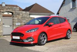 FORD FIESTA ST 1.5T ECOBOOST 200 CV BVM6 / CIEL DE TOIT ETOILE / SUIVI FORD
