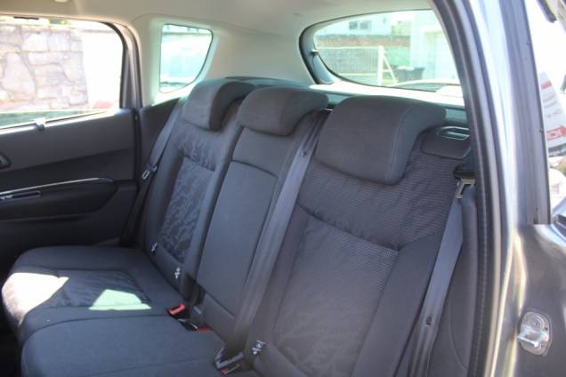PEUGEOT 3008 1.6 HDI 112 CV BVM6 / ORIGNE FRANCE 13