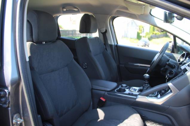 PEUGEOT 3008 1.6 HDI 112 CV BVM6 / ORIGNE FRANCE 12