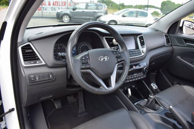 HYUNDAI TUCSON EXECUTIVE 1.7 CRDI 116 CV / ORIGINE FRANCE / TOIT OUVRANT PANORAMIQUE / ATTELAGE 9
