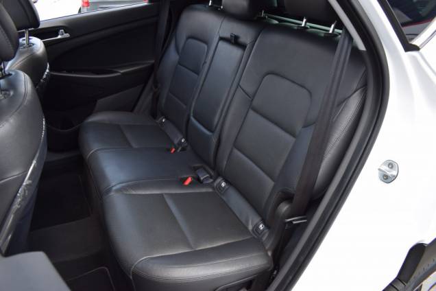 HYUNDAI TUCSON EXECUTIVE 1.7 CRDI 116 CV / ORIGINE FRANCE / TOIT OUVRANT PANORAMIQUE / ATTELAGE 15
