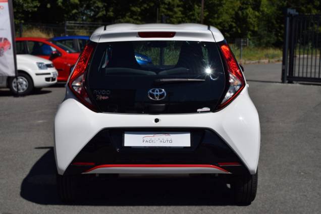 TOYOTA AYGO 1.0 VVTI 72 CV X-POP 5 PORTES / 42900 KM 10