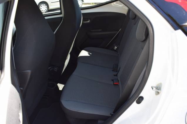 TOYOTA AYGO 1.0 VVTI 72 CV X-POP 5 PORTES / 42900 KM 13