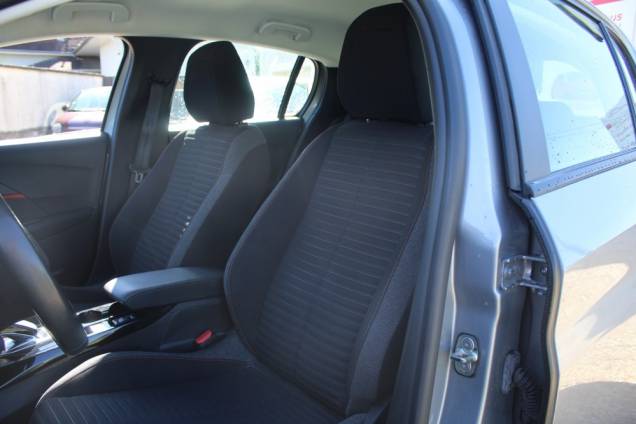 PEUGEOT E-208 ACTIVE 136 CV BVA / ORIGINE 15