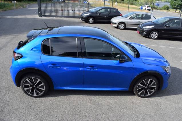 PEUGEOT 208 GT LINE 100 CV / 69950 KMS / TOIT PANORAMIQUE 9