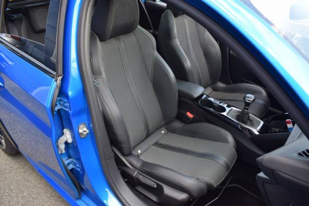 PEUGEOT 208 GT LINE 100 CV / 69950 KMS / TOIT PANORAMIQUE 29