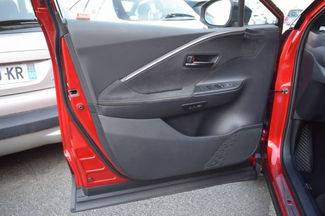 TOYOTA C-HR GR 4WD 2.0 VVT-I 200 CV HYBRIDE / 15950 KMS / TOIT PANORAMIQUE / JBL 20
