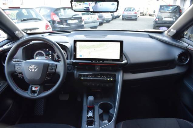 TOYOTA C-HR GR 4WD 2.0 VVT-I 200 CV HYBRIDE / 15950 KMS / TOIT PANORAMIQUE / JBL 28