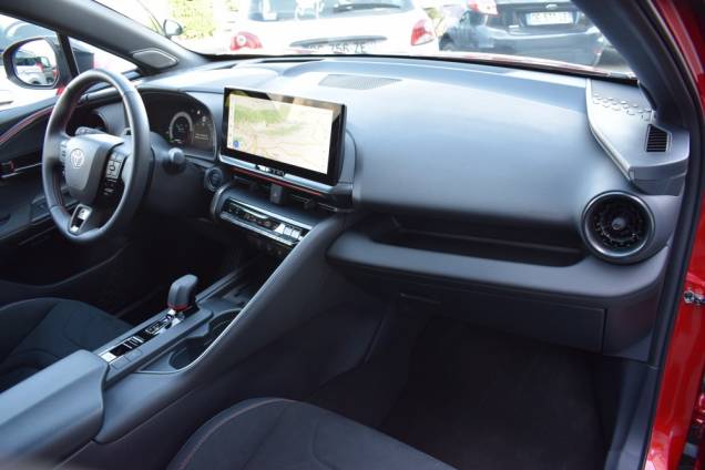 TOYOTA C-HR GR 4WD 2.0 VVT-I 200 CV HYBRIDE / 15950 KMS / TOIT PANORAMIQUE / JBL 42
