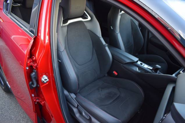 TOYOTA C-HR GR 4WD 2.0 VVT-I 200 CV HYBRIDE / 15950 KMS / TOIT PANORAMIQUE / JBL 44