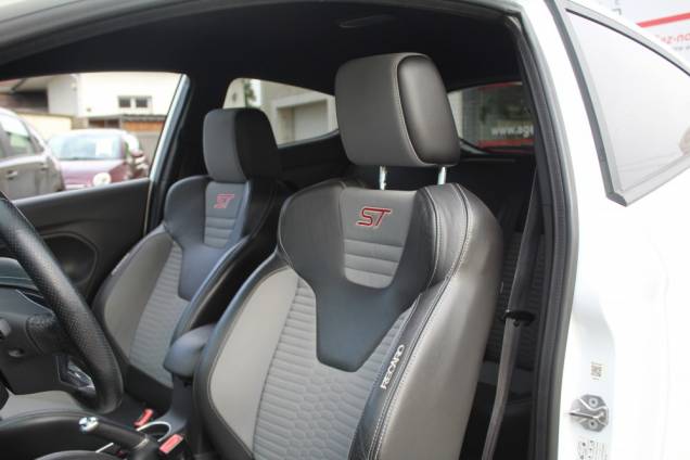 FORD FIESTA 1.6 ECOBOOST 182 CV BVM6 / PACK PERFORMANCE 13