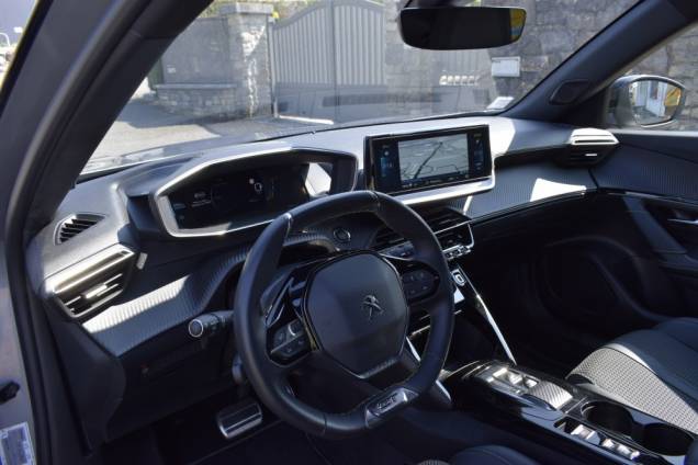 PEUGEOT E 2008 GT 136 CV BVA  1