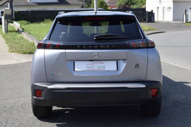 PEUGEOT E 2008 GT 136 CV BVA  11