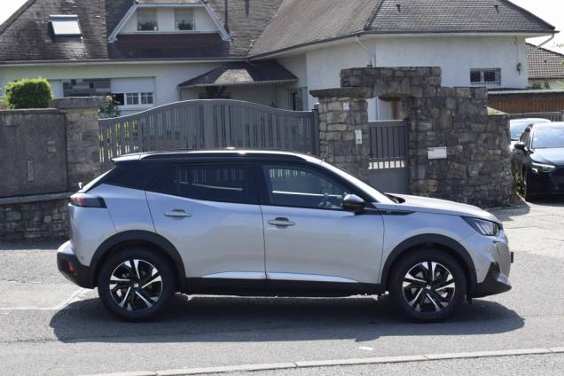 PEUGEOT E 2008 GT 136 CV BVA  15