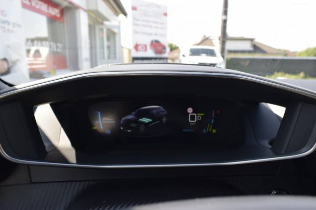 PEUGEOT E 2008 GT 136 CV BVA  17