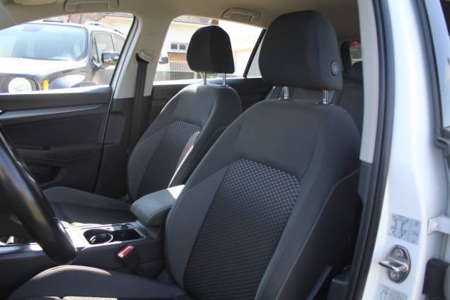 VOLKSWAGEN GOLF ACTIVE 2.0 TDI 116 CV BVM6 10 VOLKSWAGEN GOLF ACTIVE 2.0 TDI 116 CV BVM6 10