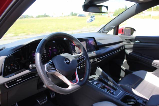 VOLKSWAGEN GOLF GTI CLUBSPORT 300 CV DSG7 / TOIT OUVRANT PANORAMIQUE 10