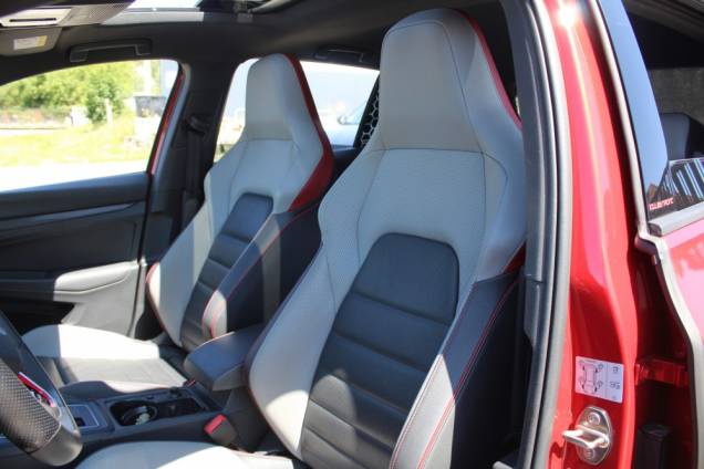 VOLKSWAGEN GOLF GTI CLUBSPORT 300 CV DSG7 / TOIT OUVRANT PANORAMIQUE 13