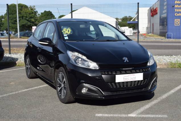 PEUGEOT 208 ALLURE 82 CV / TOIT PANORAMIQUE / SIEGES CHAUFFANTS / CAMERA DE RECUL 2