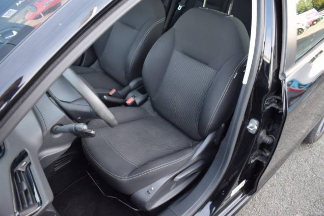 PEUGEOT 208 ALLURE 82 CV / TOIT PANORAMIQUE / SIEGES CHAUFFANTS / CAMERA DE RECUL 10