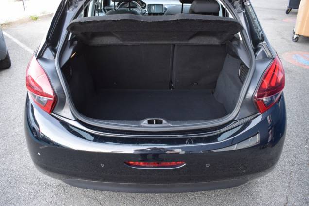PEUGEOT 208 ALLURE 82 CV / TOIT PANORAMIQUE / SIEGES CHAUFFANTS / CAMERA DE RECUL 15