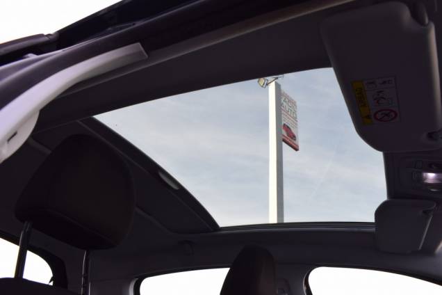 PEUGEOT 208 ALLURE 82 CV / TOIT PANORAMIQUE / SIEGES CHAUFFANTS / CAMERA DE RECUL 11